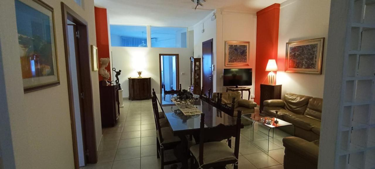Amanda'S Apartman Taranto Kültér fotó
