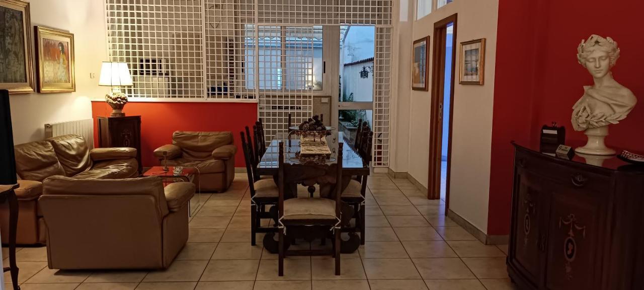 Amanda'S Apartman Taranto Kültér fotó