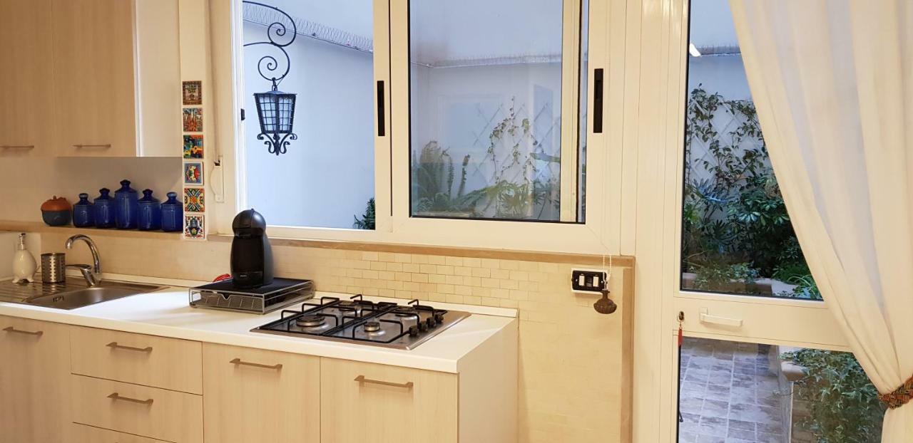 Amanda'S Apartman Taranto Kültér fotó