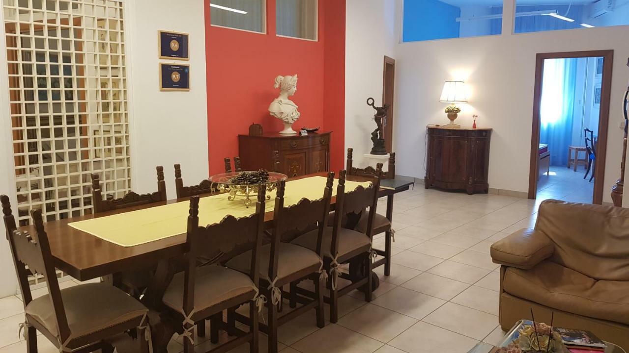 Amanda'S Apartman Taranto Kültér fotó